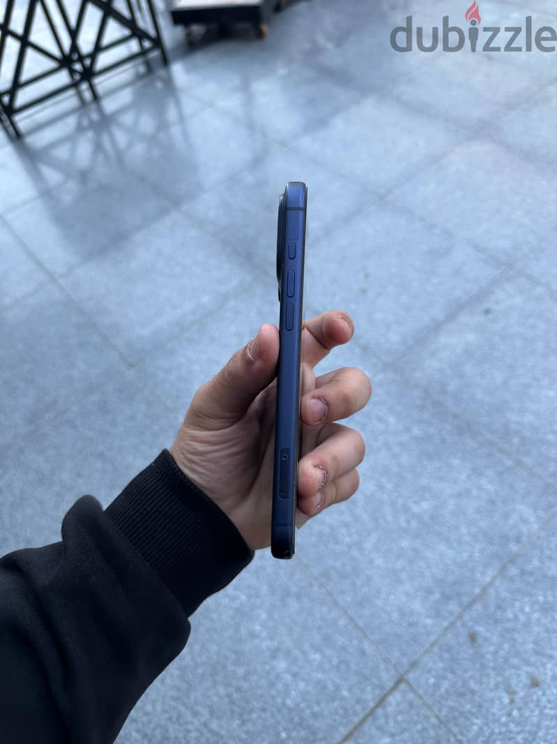 Apple - iPhone 17 Pro Max 2