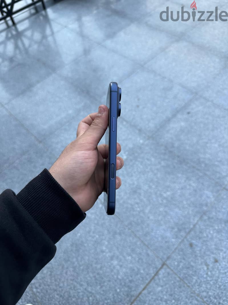 Apple - iPhone 17 Pro Max 3