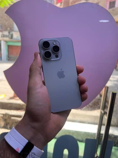 آبل - آيفون 15 برو