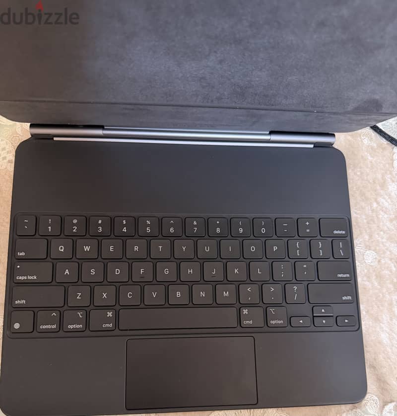 Apple Magic Keyboard for iPad Pro 12.9” – Black 4