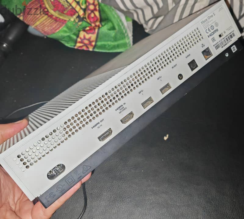 Xbox one S 3