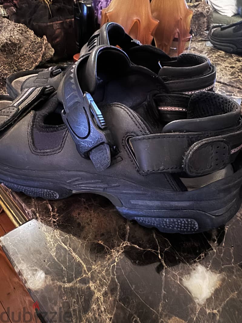 SANDALS 2