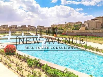 توين هاوس بإطلالة على البحيرة واللاندسكيب للبيع في بالم هيلز القطامية