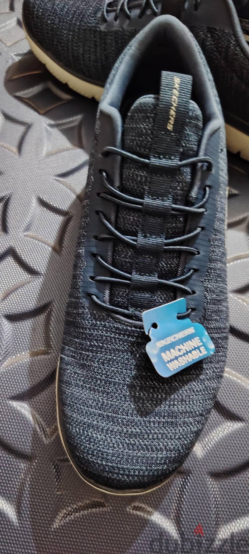 Sketchers original size 43 zero 1