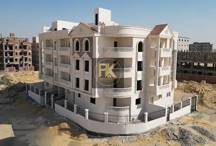 القاهرة الجديدة -  Bait El Wa الحي الرابع قطعة ناصية على شارعين، داخلة صريحة من بوابة النادي الأهلي - طريق السويس قريبة من شارع النوادي ومحور محمد بن