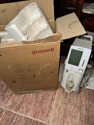 مولد اكسجين  yuwell 9F-5aw شبه جديد بالكرتونه