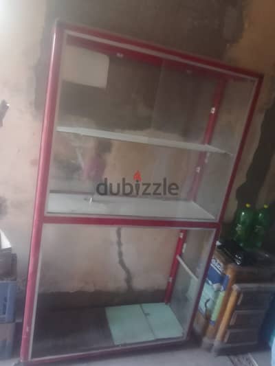 للبيع بترين زجاج للعرض