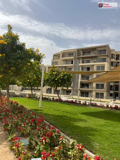 شقة 200 متر متشطبة استلام سنتين في كمبوند بالم هيلز التجمع palm hills بمقدم 825 الف وقسط على 10 سنوات,دقايق من الجامعة الامريكيه وبجانب ماونتن فيو