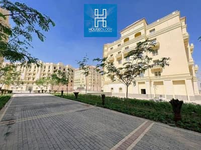 3-bedroom apartment in a prime location, ready to move,fully finished with air conditioning, for sale in New Garden City Compound