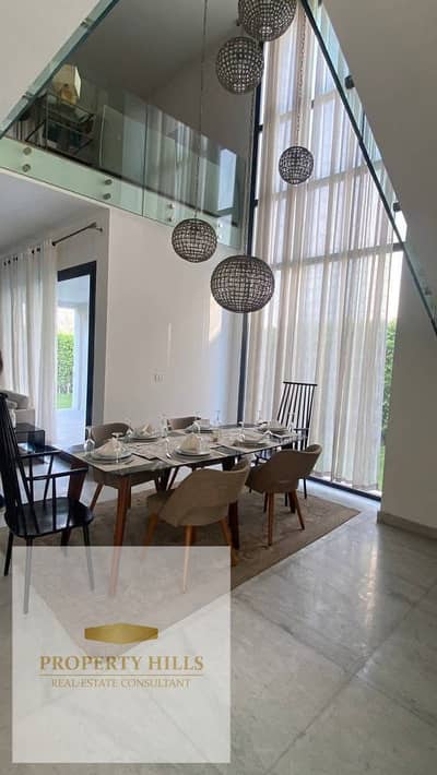 Villa in Hyde Park on the largest landscape in a private Garden