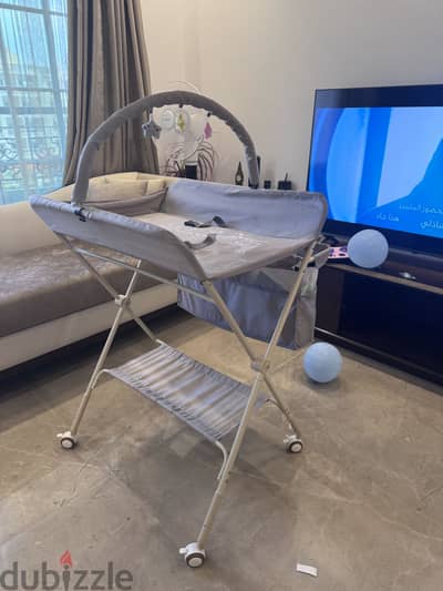 Changing table ترابيزه تغيير الحفاض للبيبي