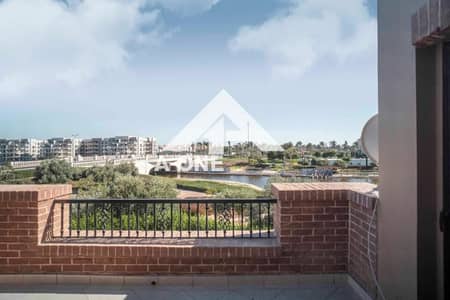فيلا للايجار فيو لاجون وفيها حمام سباحة خاص وجاردن 500متر في مراسي اريزو  aarezzo Marassi الساحل الشمالي north coast سيدي عبد الرحمن بالقرب من مارينا