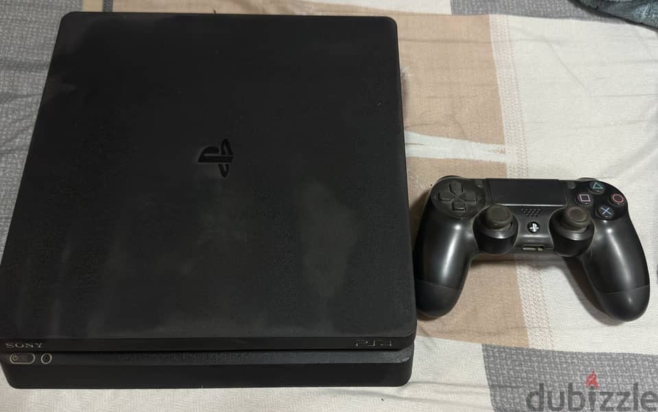 PS4 Slim 1