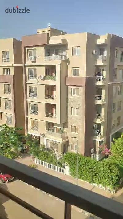 شقه للايجار دار مصر الاندلس السبعين عماره ناصيه بحري بالكامل بجوار منطقة الخدمات مباشرة والسوبر ماركت التجمع الخامس