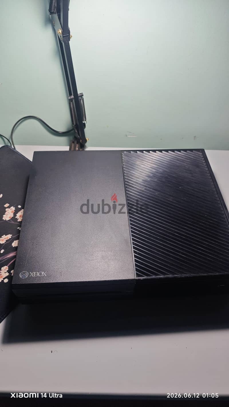 Xbox one 1TB 5