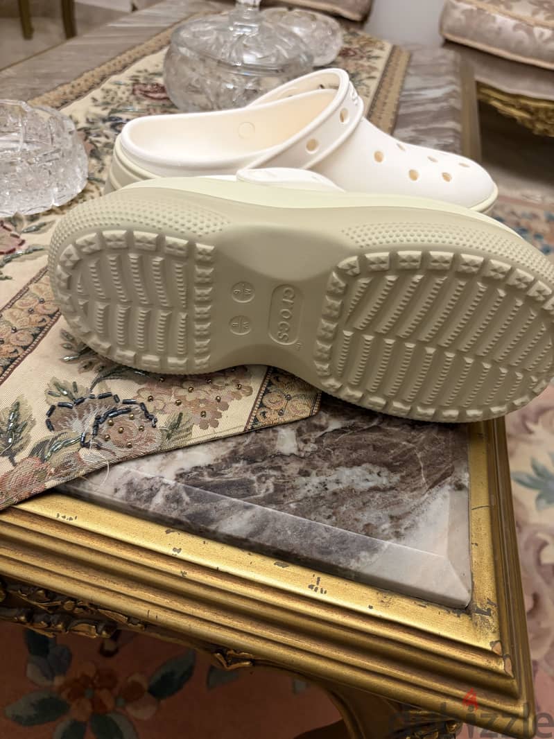 Crocs 2