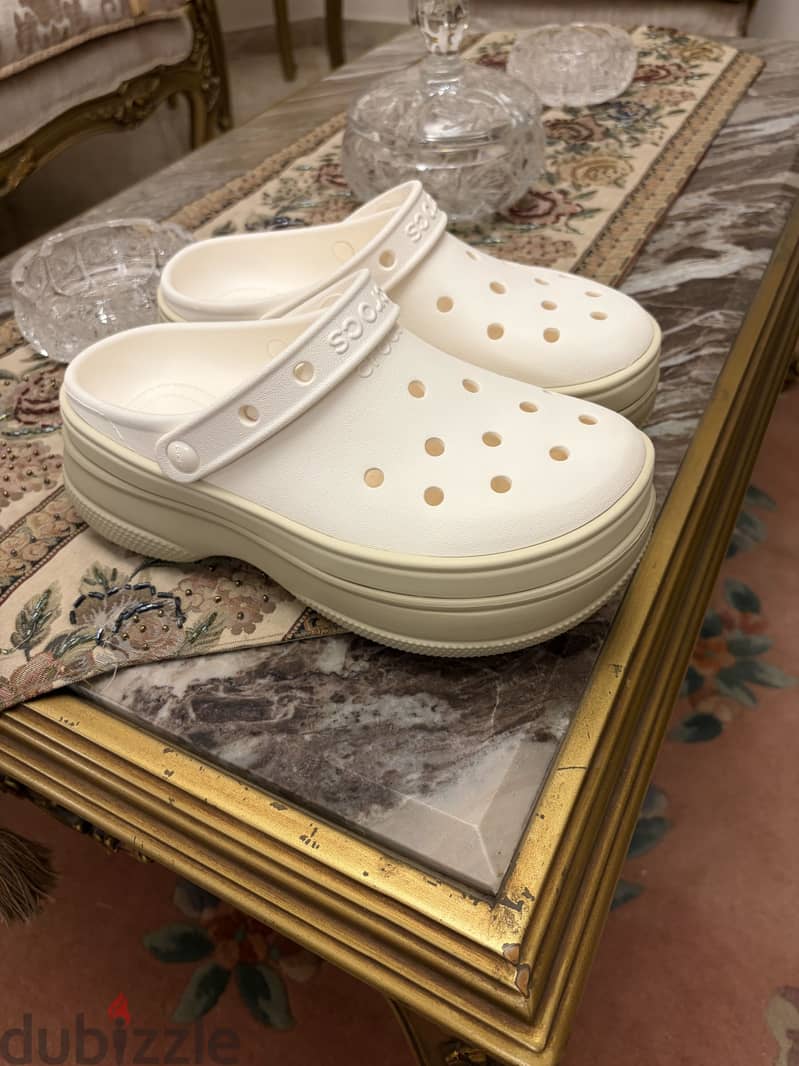 Crocs 4