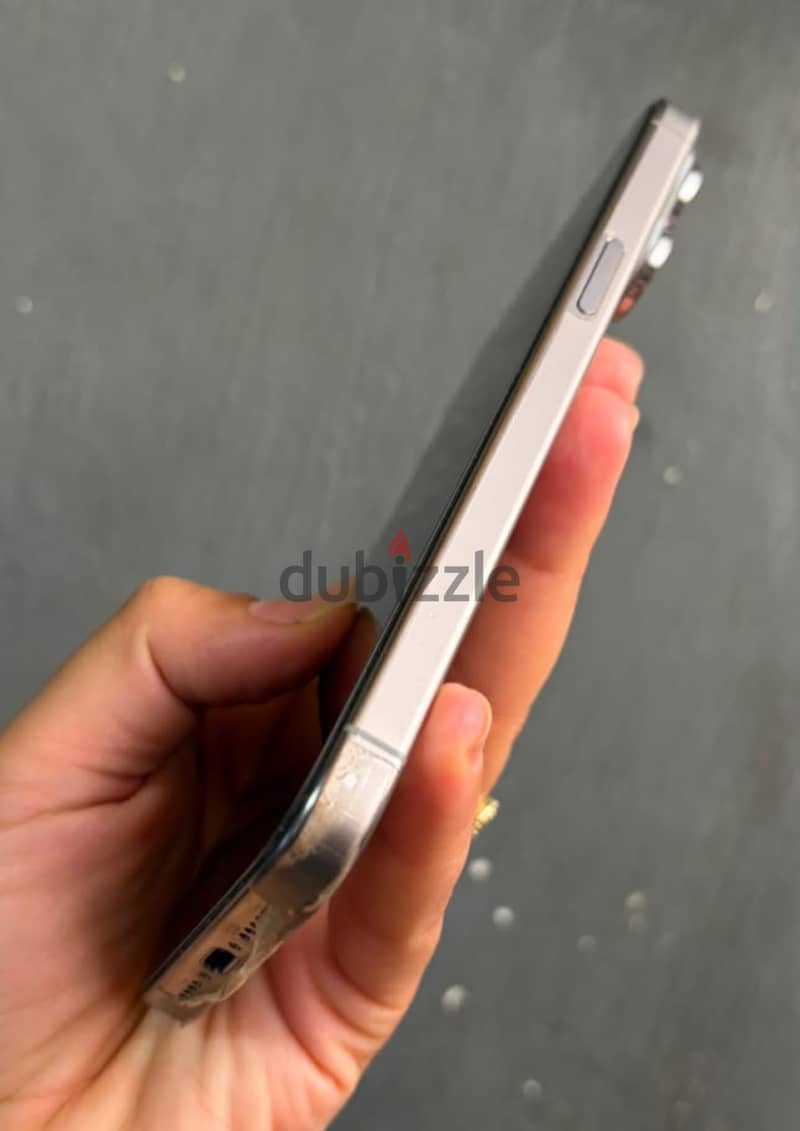Apple - iPhone 15 Pro Max 3