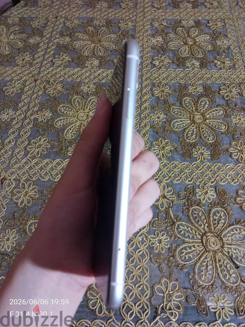 Apple - iPhone 11 2