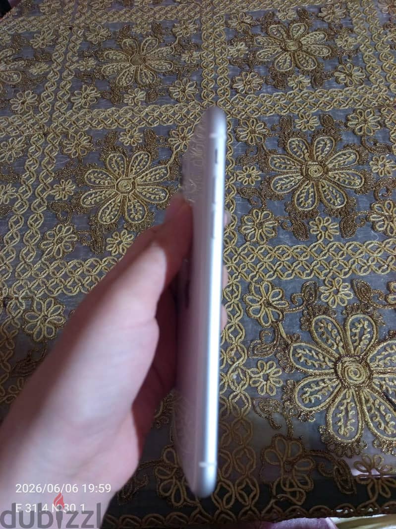 Apple - iPhone 11 5