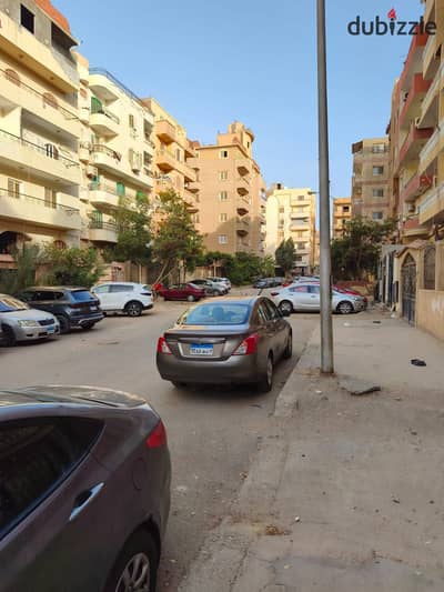بسعر مميز شقة للبيع  240 متر متشطبة في الحى الثاني اكتوبر