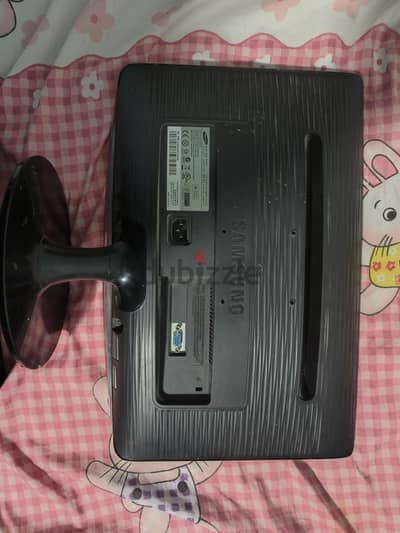 شاشة سامسونج ١٨. ٥ بوصة VGA