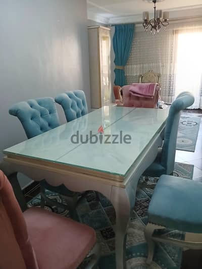سفرة نيومودرن كاملة بالبوفيه والنيش بحالة الزيرو - لقطة