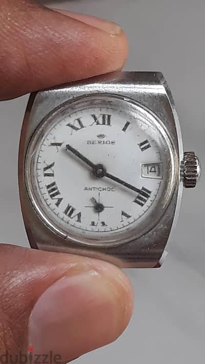 ساعة حريمي سويسري اصلي ملو عقرب ثواني منفصل swiss watch