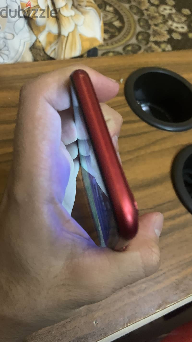 iPhone 11 4