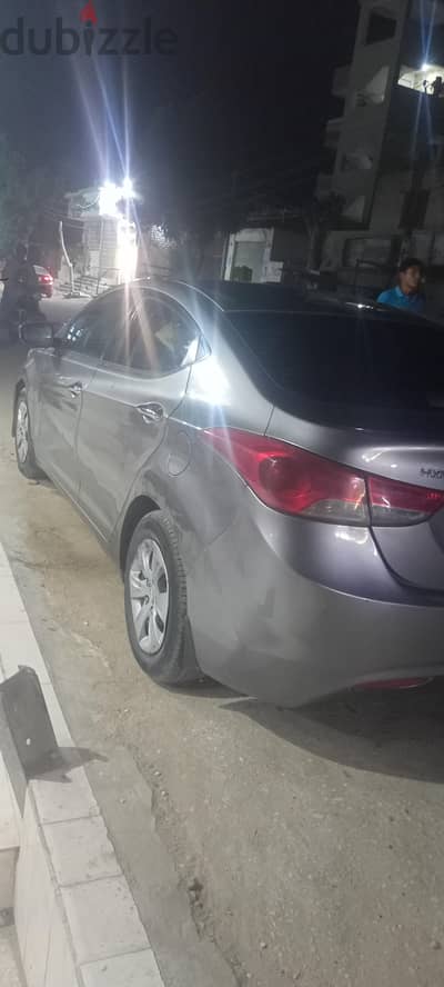 هيونداي إلينترا 2012