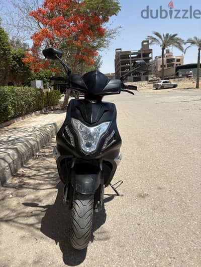 Scoter Hawa R8