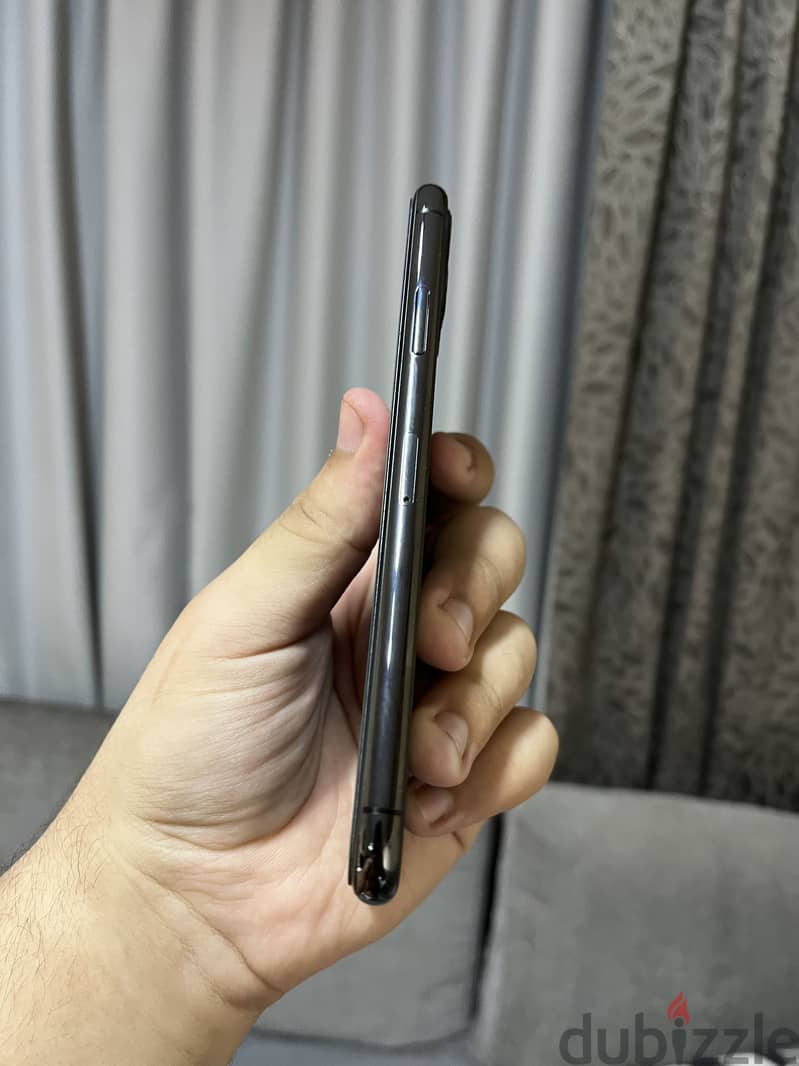 Apple - iPhone 11 Pro Max 1