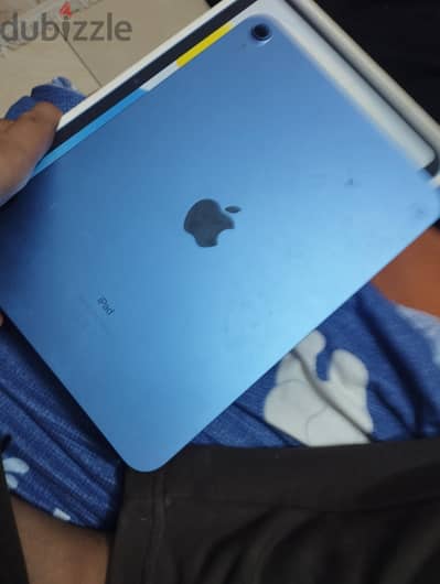 battery 100 % box شبه زيرو واستخدام خفيف ومعا مشتملاته 256 جيجا وخلوي