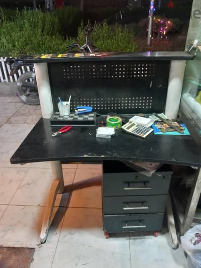 معدات محل مستعمل حالة ممتازة