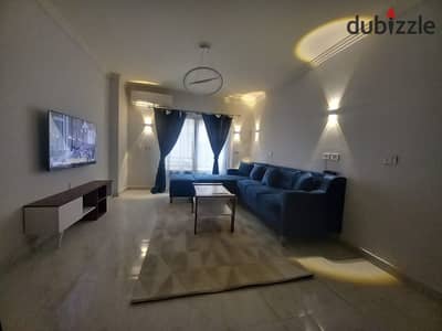 شقه مفروشه للايجار في كمبوند أشجار دارنا أول سكن
