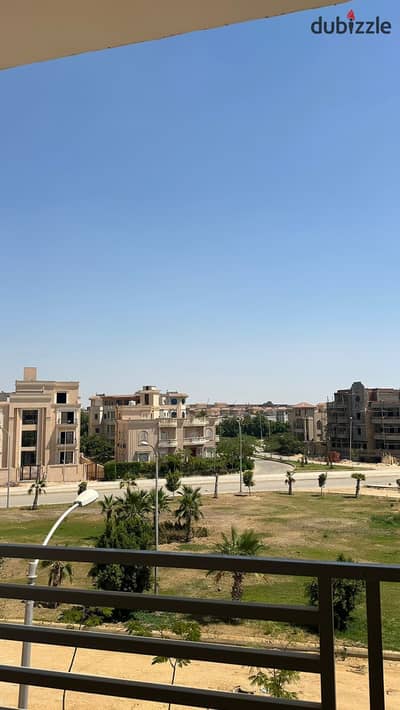 Apartment for sale in the northern tourist area, first view of the garden behind Mall of Arabia