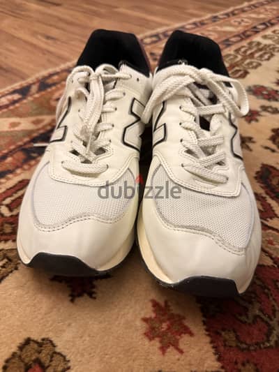 شوز رياضية أصلية New Balance  مستعملة مرة واحدة