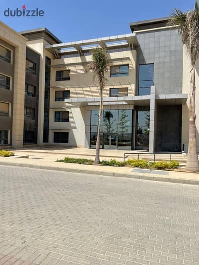 عيادة أسنان جديدة في الجيزة للإيجار - 4 غرف