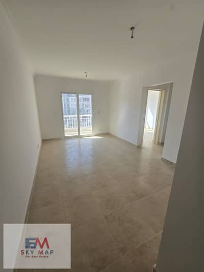 A genuine opportunity to buy a 74-square-meter apartment in Madinaty, B12, first occupancy, for less than a certain price. Immediate contract and hand A genuine opportunity to buy a 74-square-meter apartment in Madinaty, B12, first occupancy, for less than a certain price. Immediate contract and hand