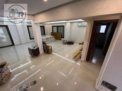 توين هاوس للايجار بيفرلى هيلز اول سكن