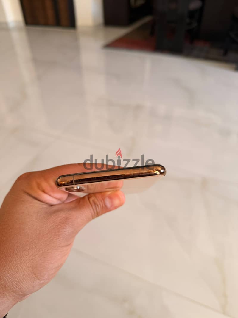 Apple - iPhone XS Max 2
