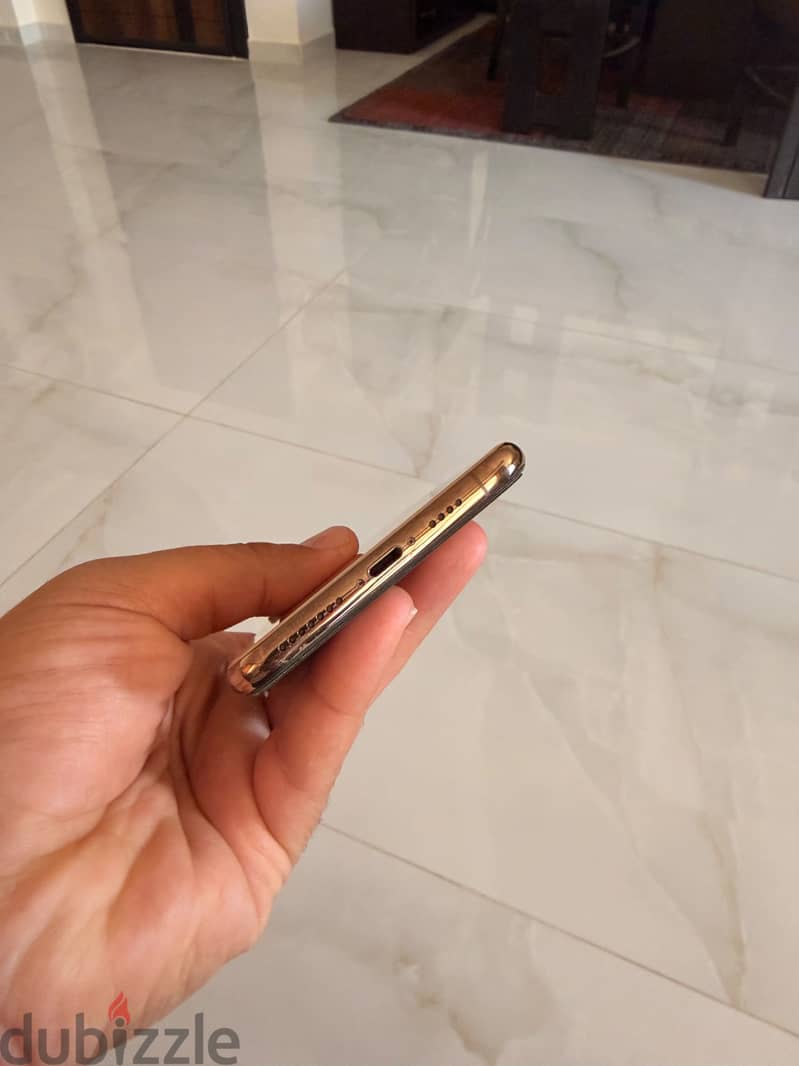 Apple - iPhone XS Max 3