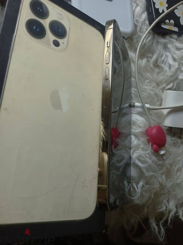 iPhone 13 pro max GOLD 7