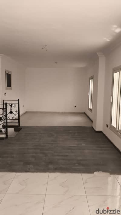 Duplex with a private garden Sheikh Zayed Al-Aufuq Square