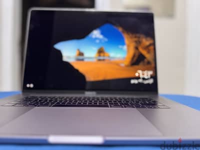 MacBook Pro 2016 ( 15 inch )