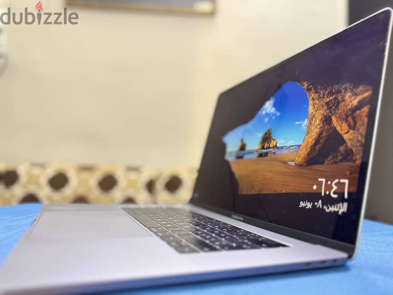 MacBook Pro 2016 ( 15 inch ) 2