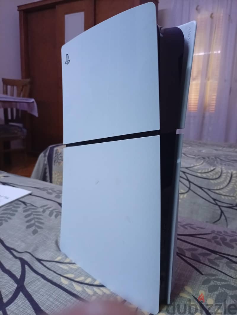 PS5 slim 5