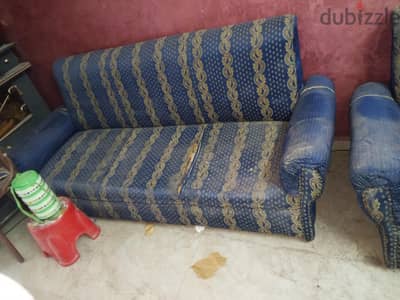 انتريه كنبه و اربع كراسى محتاج تنجيد فقط