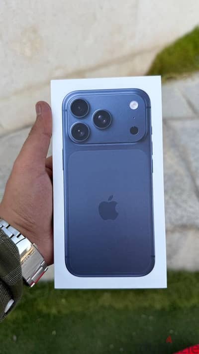 Apple - iPhone 17 Pro Max