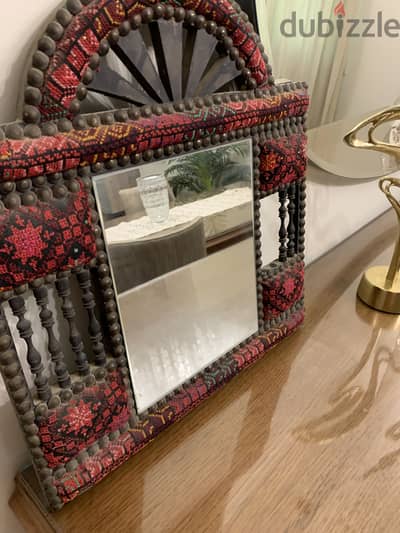 مرآة ديكور بطابع بدوي